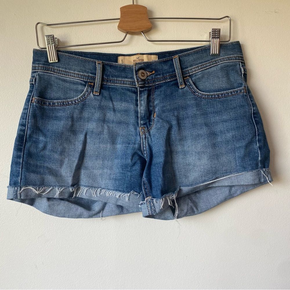 Hollister midi denim shorts size 5‎ (27)